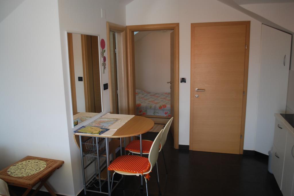 Apartments Villa Lili Lovetovo Vodice Extérieur photo
